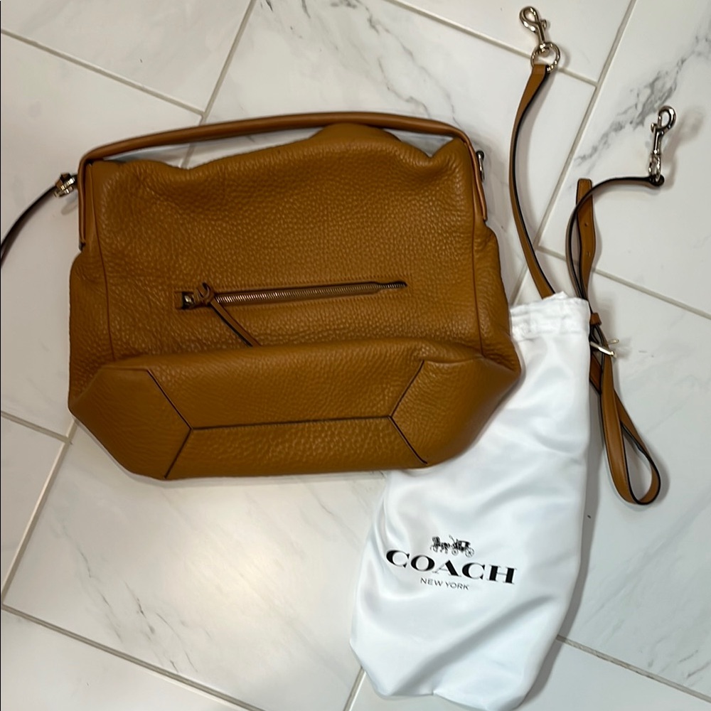 Coach Tan Pebbled Leather Shoulder Bag with Gold Hardware - Picture 3 of 9